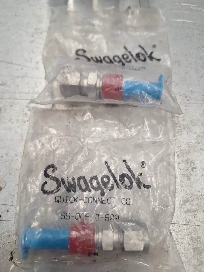 Клапан Swagelok SS-QC6-D-600 QUICK CONNECT STEM W/VALVE 0.5 Cv 3/8 in. Fitting