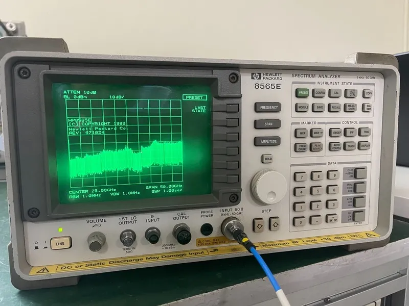 Анализатор спектра HP Agilent 8564E 9KHz 40GHz Spectrum Analyzer w/ 85620A modul
