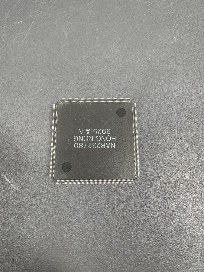 Микросхема ПЛИС Altera EPF10K40RC240-4 FLEX 10K FPGA 240-Pin Programmable Logic  — фото лота 1