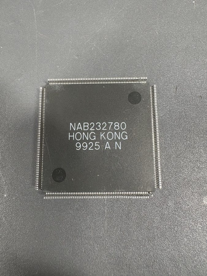 Микросхема ПЛИС Altera EPF10K40RC240-4 FLEX 10K FPGA 240-Pin Programmable Logic  — фото лота 2
