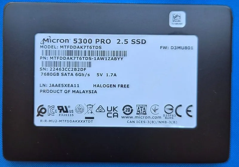 SSD-накопитель Micron 5300 PRO 7.68TB 2.5" SATA 6Gb/s SSD MTFDDAK7T6TDS-1AW1ZABY — фото лота 1