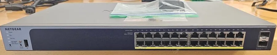 Коммутатор NETGEAR M4300 GSM4328S-100NES 24-Port, Stackable, ProSAFE Lifetime Fu — фото лота 1