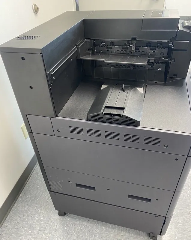 Лазерный принтер Kyocera P8060cdn Color Laser Printer A3 wide format 11X17 w/ton
