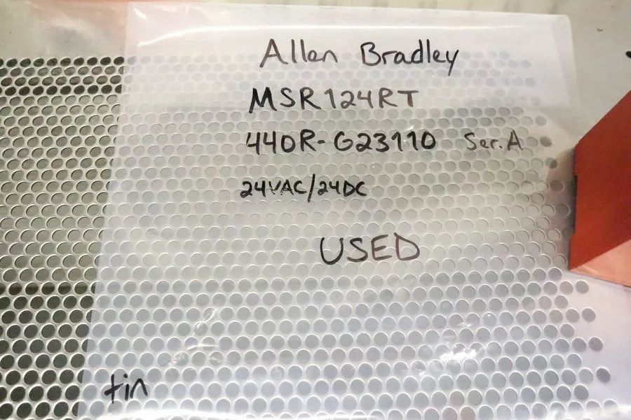 Реле безопасности Allen Bradley 440R-G23110 Ser A MSR124RT 24VAC/24DC Safety Rel