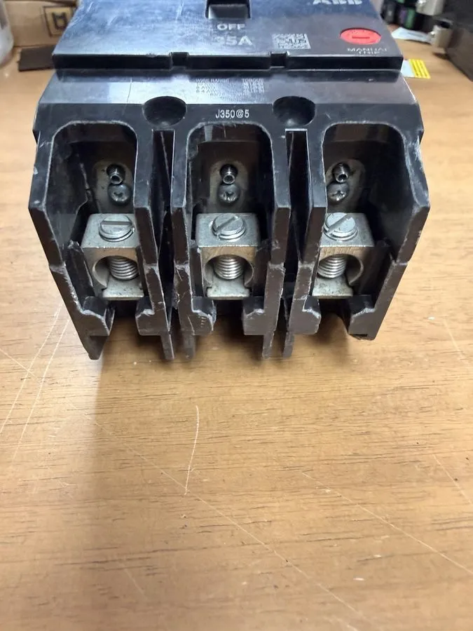 Автоматический выключатель GE TEY335 35A 3-Pole 277/480V AC Molded Case Circuit 