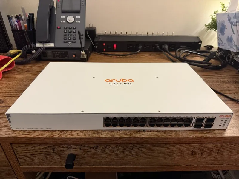Коммутатор Aruba InstantON 1930 Switch JL683A