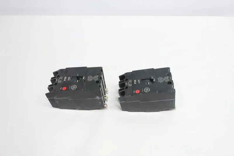 Автоматический выключатель GENERAL ELECTRIC TEY360 TEY 3 POLE 60 AMP 480v CIRCUI