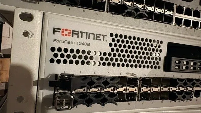 Межсетевой экран FORTINET FortiGate FG-1240B Security Appliance Firewall Rackmou — фото лота 1