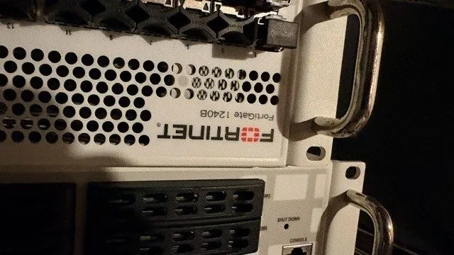 Межсетевой экран FORTINET FortiGate FG-1240B Security Appliance Firewall Rackmou — фото лота 2