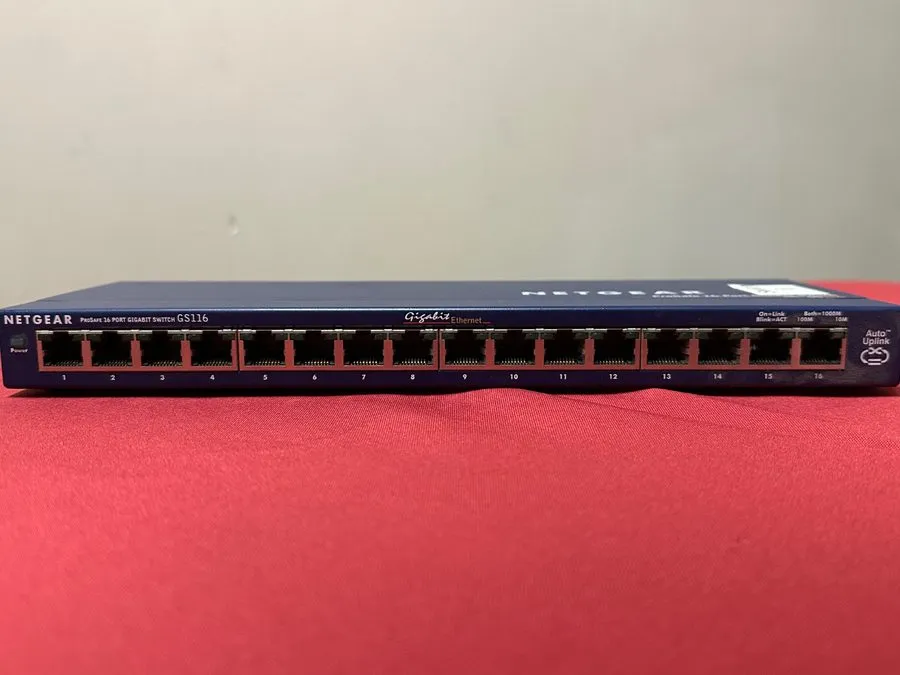 Коммутатор Netgear ProSafe 16 Port Gigabit Switch GS116 v2 Blue Metal Desktop