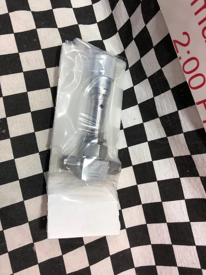 Клапан Swagelok Bellows sealed metering valve SS-4BMW 1/4” Tube Stainless Steel