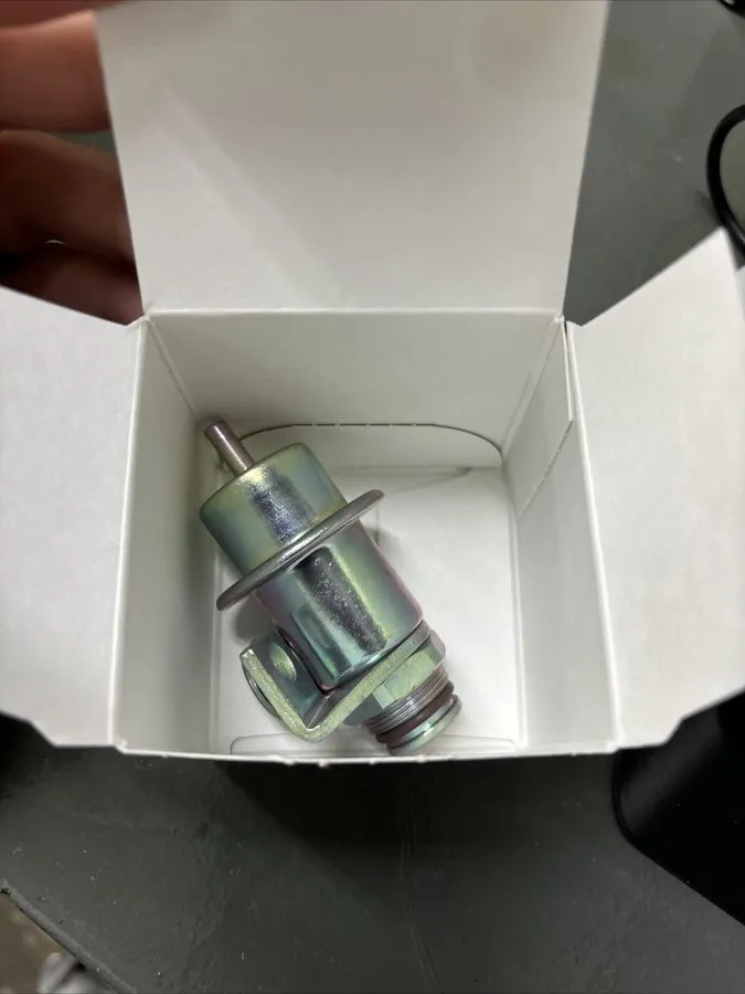 Трубопроводная арматура WVE #5G1042, Fuel Injection Pressure Regulator
