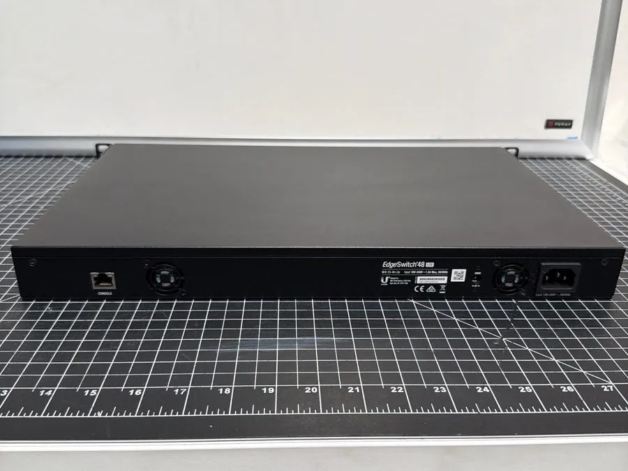 Коммутатор Ubiquiti ES-48-LITE EdgeSwitch 48-Port Gigabit Managed Switch 2x 10G  — фото лота 1