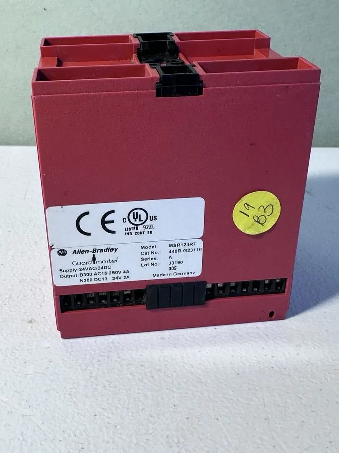 Реле безопасности Allen-Bradley MSR124RT Guardmaster Safety Relay Ser. A