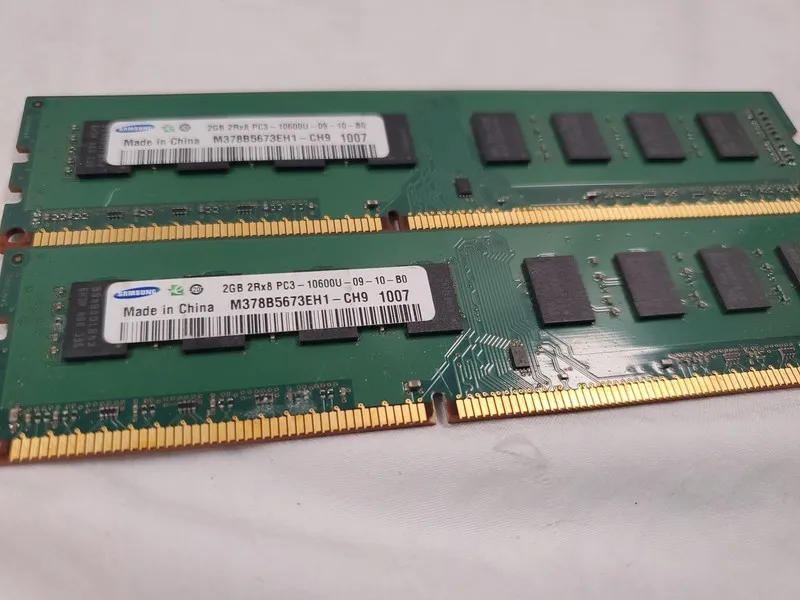 Модуль памяти Samsung 4GB 2Rx4 PC3-10600R DDR3-1333 ECC Reg Server RAM M393B5170