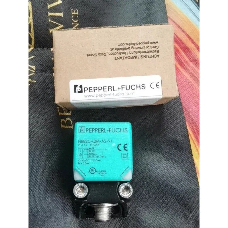 Датчик приближения Pepperl+Fuchs NBB20-L2M-A2-V1 Proximity Switch Sensor