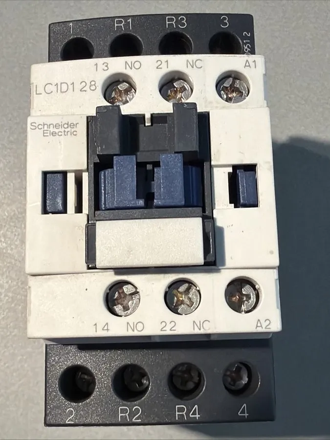 Контактор Schneider Electric LC1D128E7 TeSys D Contactor 4-Pole 2S+2NO 25A 48V A