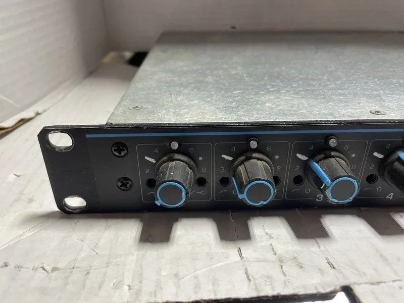 Микрофон Shure SCM810 8-Channel Automatic Microphone Mixer ( )