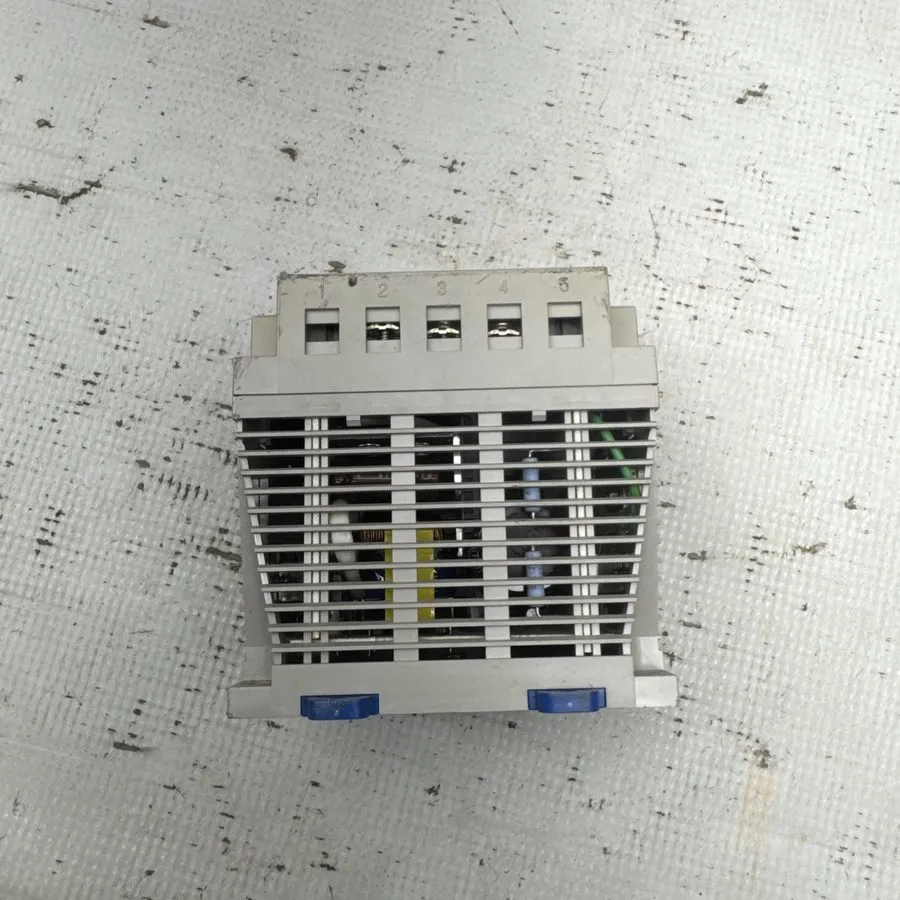 Блок питания IDEC PS5R-C24 DIN Rail Power Supply 30W 24VDC 1.3A 100-240VAC Input
