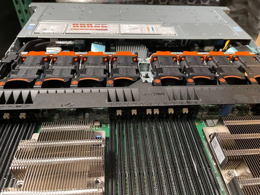 Сервер Dell R640 E560F 10 SFF Nvme HP FansIdrac9EntH3302x1100w 2x Gold 6152 G2U — фото лота 1
