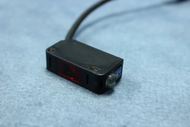 Фотоэлектрический датчик Keyence PZ-M52 Photoelectric Thrubeam Sensor 10m M8 Con