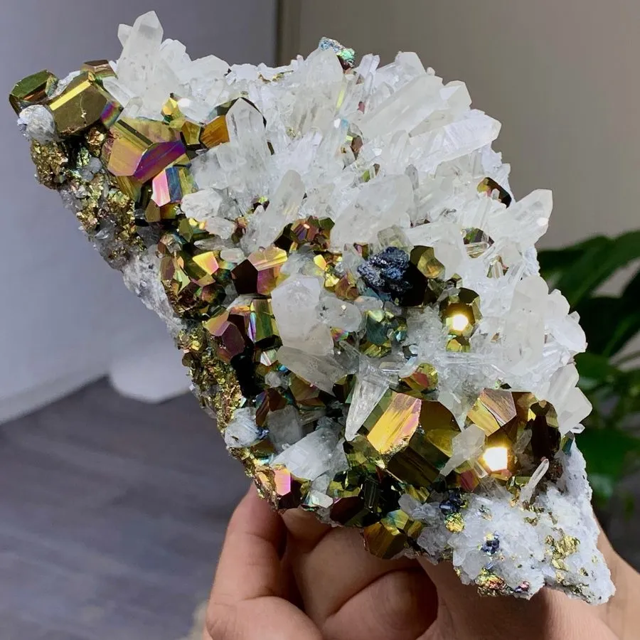 Лабораторный прибор 2.37LB Natural colorful chalcopyrite clear Cluster coexistin
