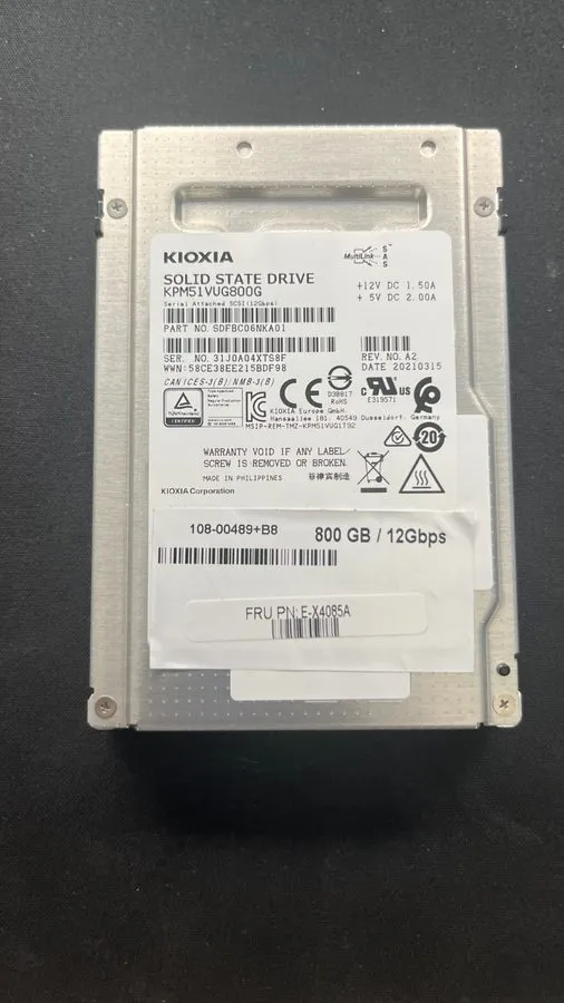 SSD-накопитель KIOXIA KPM51VUG800G 800GB SAS SSD 12Gb/s 2.5" 512b/s — фото лота 1