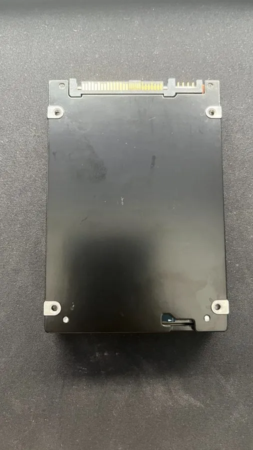 SSD-накопитель KIOXIA KPM51VUG800G 800GB SAS SSD 12Gb/s 2.5" 512b/s — фото лота 2