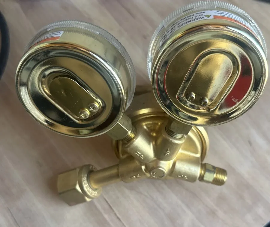 Трубопроводная арматура Helium / Nitrogen / Argon Gas Regulator Harris Model 425