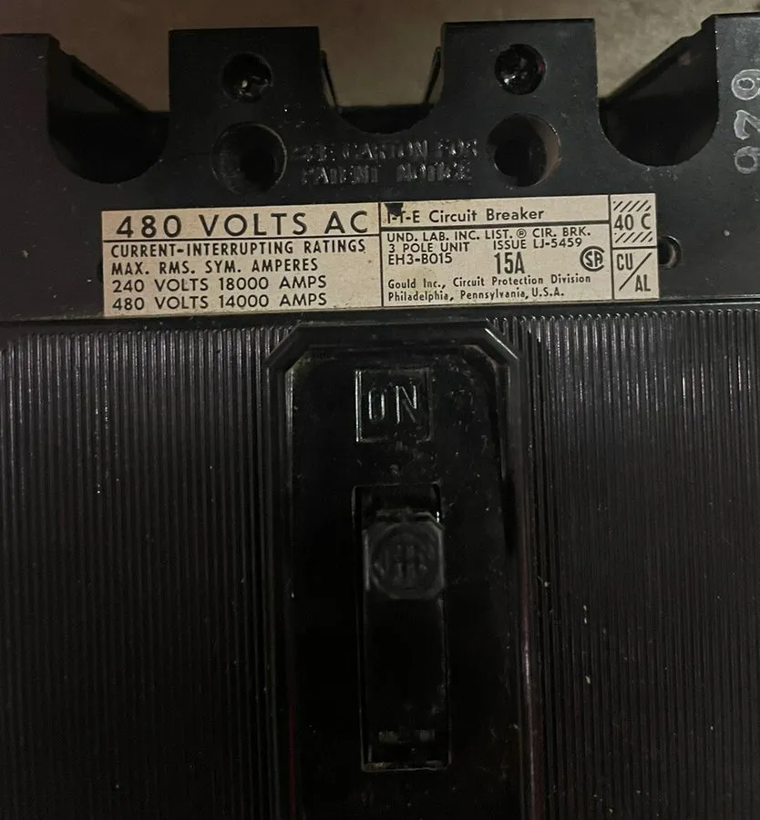 Автоматический выключатель EH3-B015 Siemens ITE Circuit Breaker 3 Pole 15 Amp 48