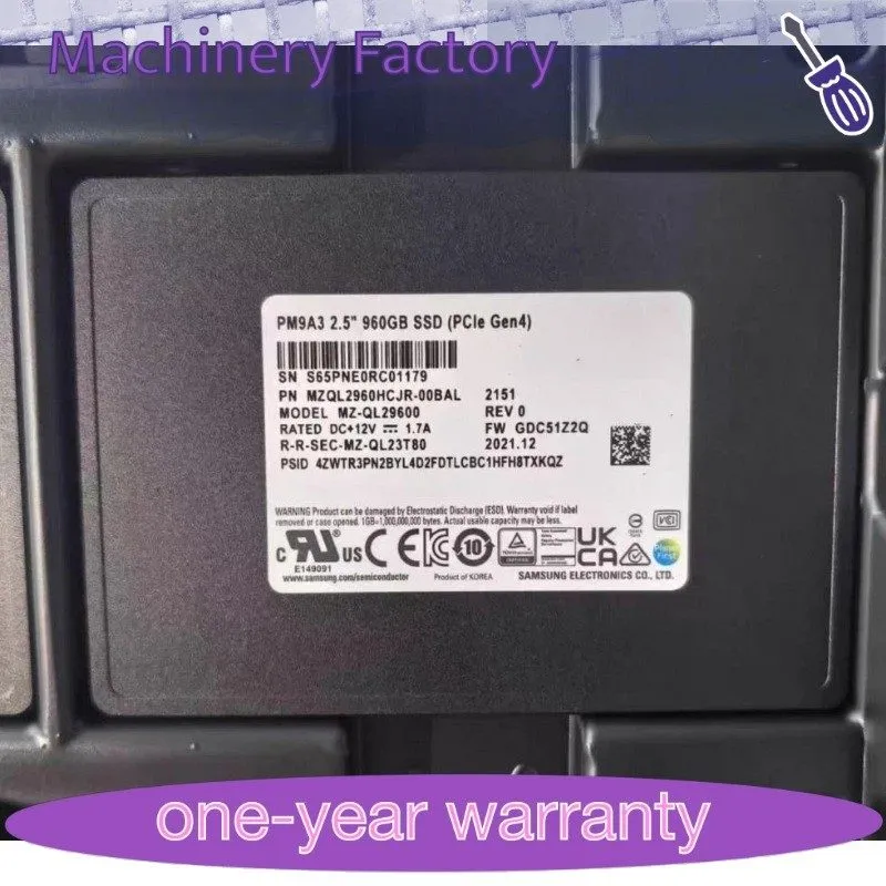 SSD-накопитель Samsung PM9A3 960GB SSD 2.5" NVMe PCIe Gen4 Solid State Drive MZQ