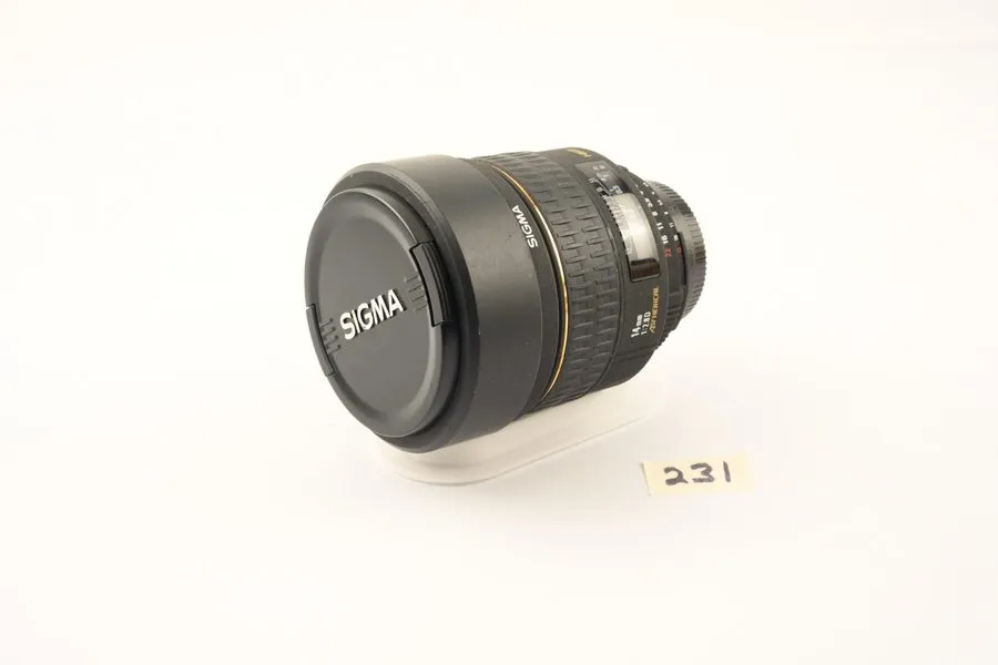 Объектив Sigma 14mm F/2.8D EX HSM Lens