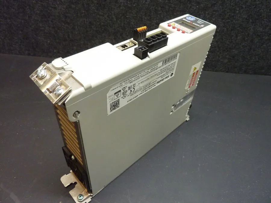Сервопривод Allen Bradley 2198-H015-ERS Kinetix 5500 Servo Drive 12.5A 190-528V