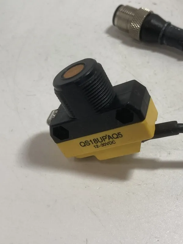 Фотоэлектрический датчик BANNER QS18UPAQ5 PHOTOELECTRIC SENSOR 12-30VDC PNP 50-5