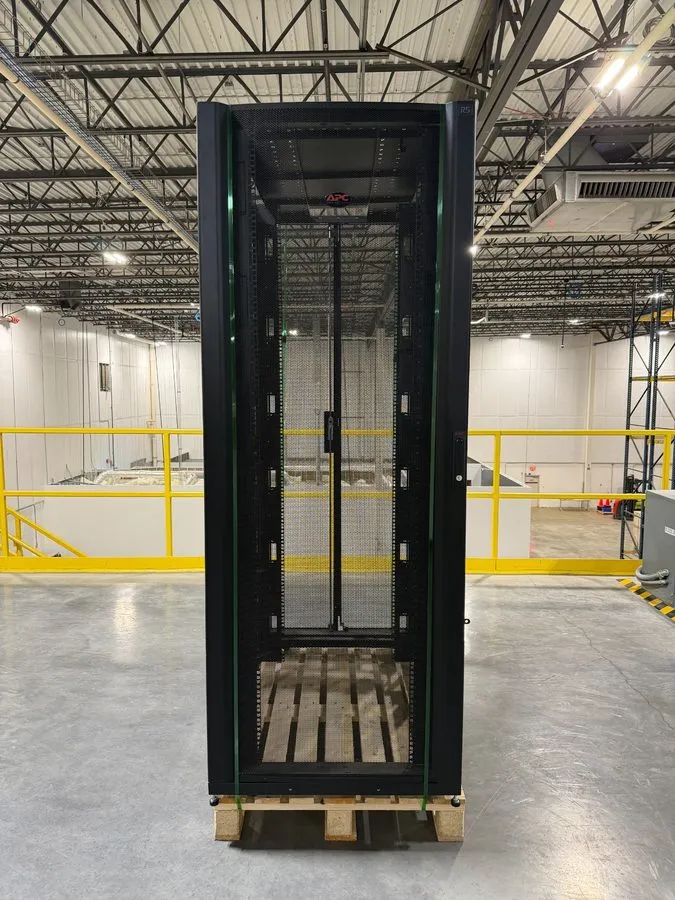 Стойка/шкаф APC AR3350 NETSHELTER ENCLOSURE 42U 750MM X 1200MM SERVER RACK AI DA