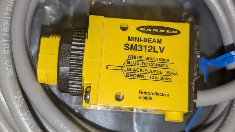 Фотоэлектрический датчик BANNER SM312LV MINI BEAM PHOTOELECTRIC SENSOR 10-30VDC