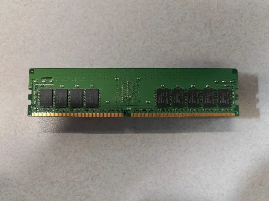Модуль памяти SK Hynix 16 GB Registered DDR4 HMA82GR7JJR8N-VK