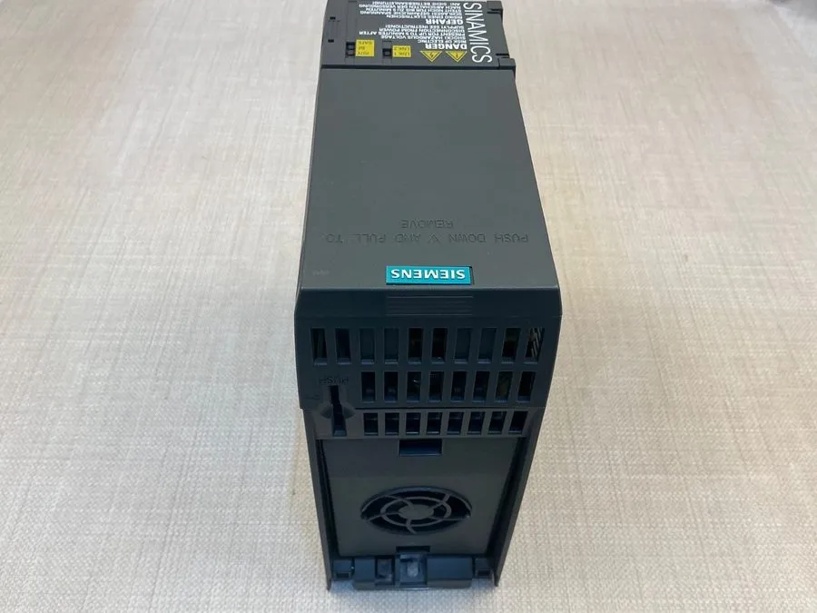 Частотный преобразователь Siemens SINAMICS G120C PN 6SL3210-1KE12-3AF2 0.75kW PR — фото лота 1