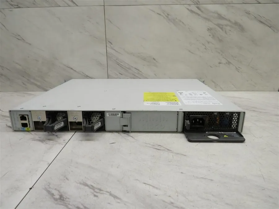 Коммутатор C9200-24P-A Cisco Catalyst 9200 24-port PoE+ Switch