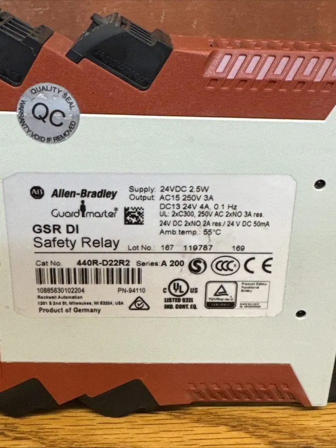 Реле безопасности Allen Bradley 440R-D22R2 Safety Relay GuardMaster GSR DI 24VDC
