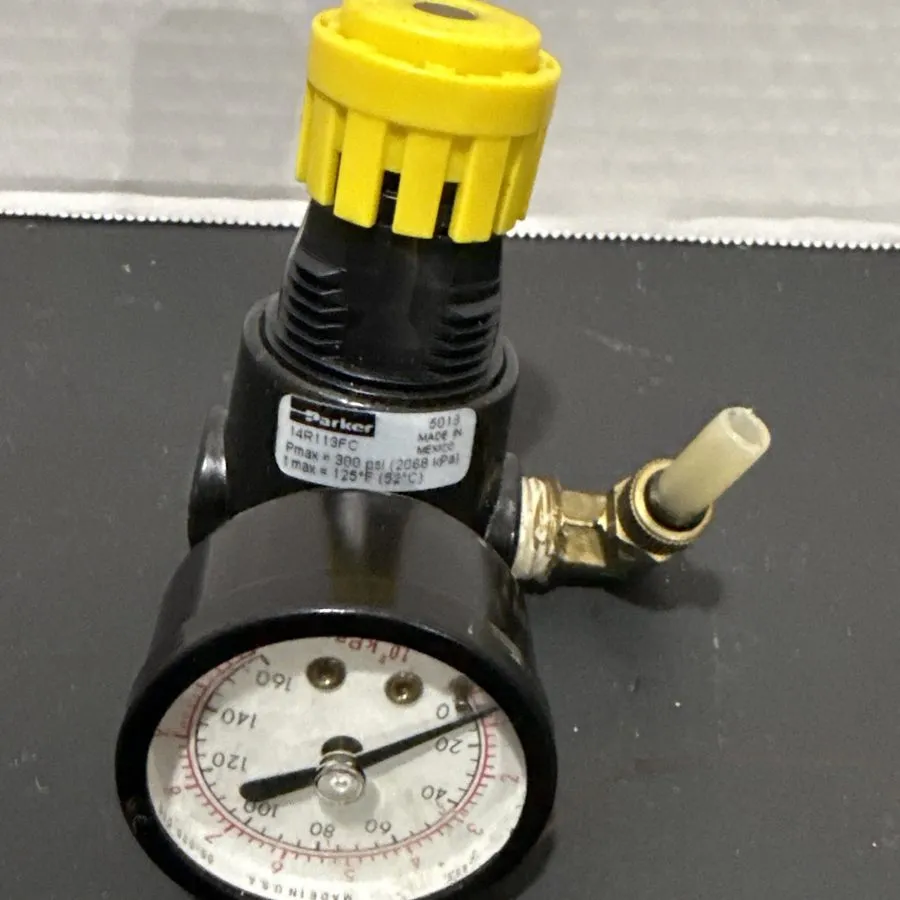 Регулятор давления PARKER 14R113FC AIR PRESSURE REGULATOR 300 PSI W/ WIKA 0-60 P