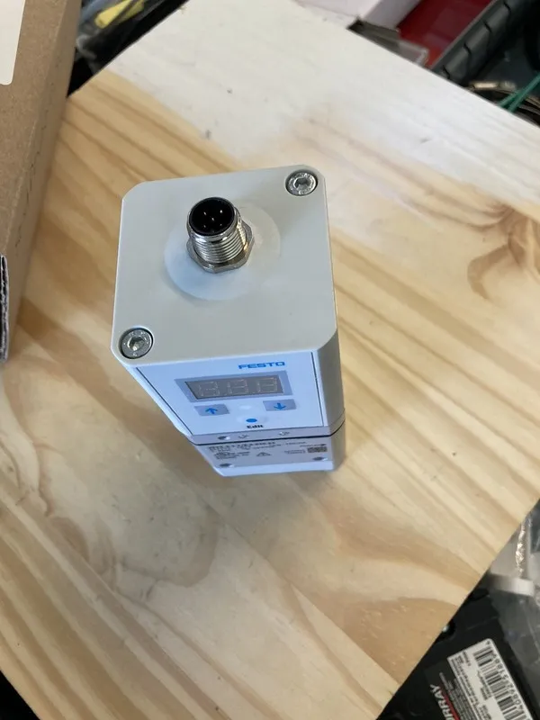 Трубопроводная арматура Festo Pressure Regulator Vppe 3-1/8-6-010-E1 — фото лота 1