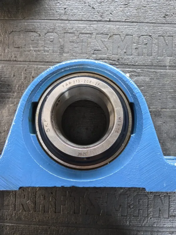 Подшипник SKF YAR 213-208-2F 2 BOLT PILLOW BLOCK BEARING 2.5"BORE, 2.7/16 H