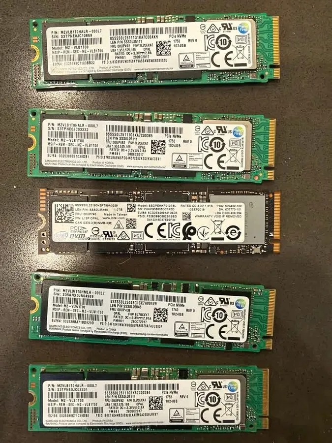 SSD-накопитель Samsung PM981 MZVLB1T0HALR PCIe Gen3 x4 1TB 2280 NVMe SSD