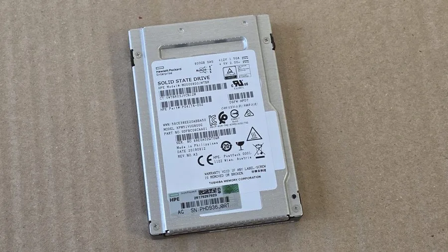 SSD-накопитель +NEW+ HPE 800GB 12G SAS SSD SFF KIOXIA PM5 KPM51VUG800G MO000800J