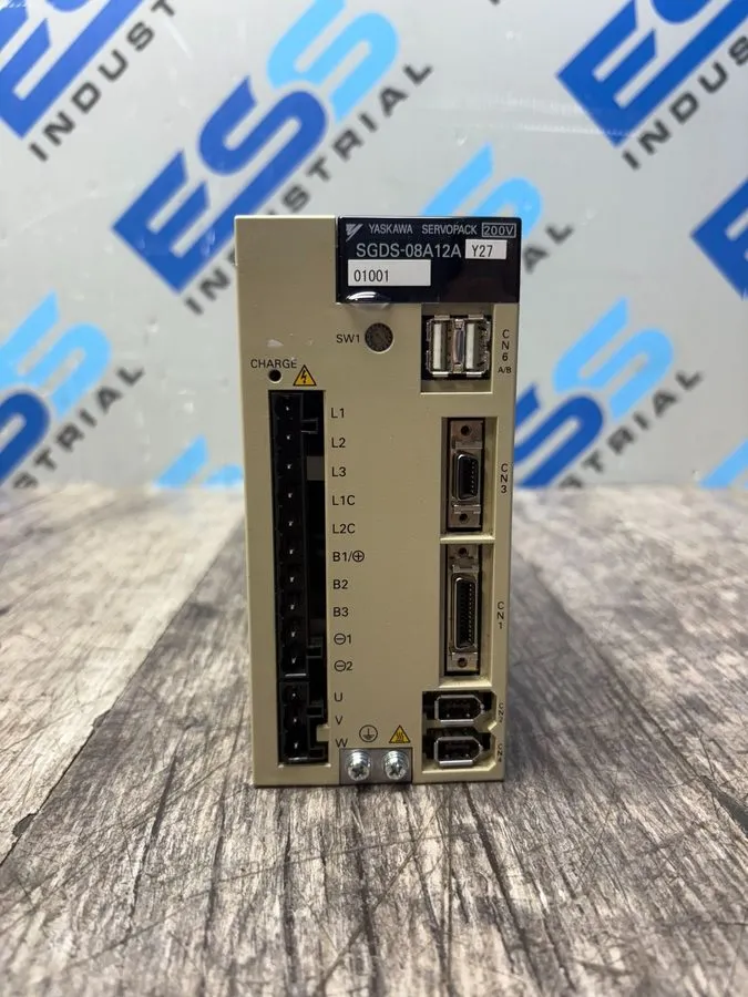 Сервопривод Yaskawa SGDS-08A12AY27 Servopack Drive 3PH 0-230V 5.5A 750W