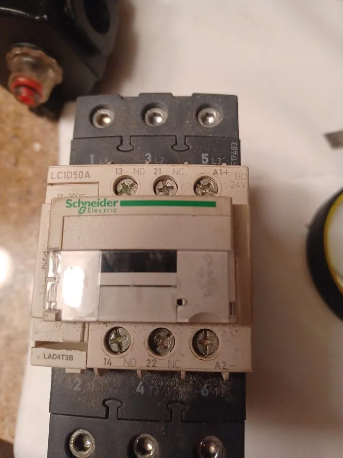 Контактор Schneider Electric TeSys D LC1D50A Contactor 3P 50A 40HP 3-Pole 1NO 1N