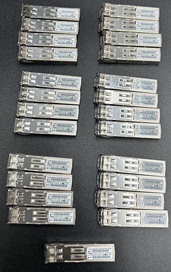 Трансивер Juniper SRX-SFP-1GE-SX-ET 740-011613 SFP-SX 1000BASE-SX 850nm 550m LC