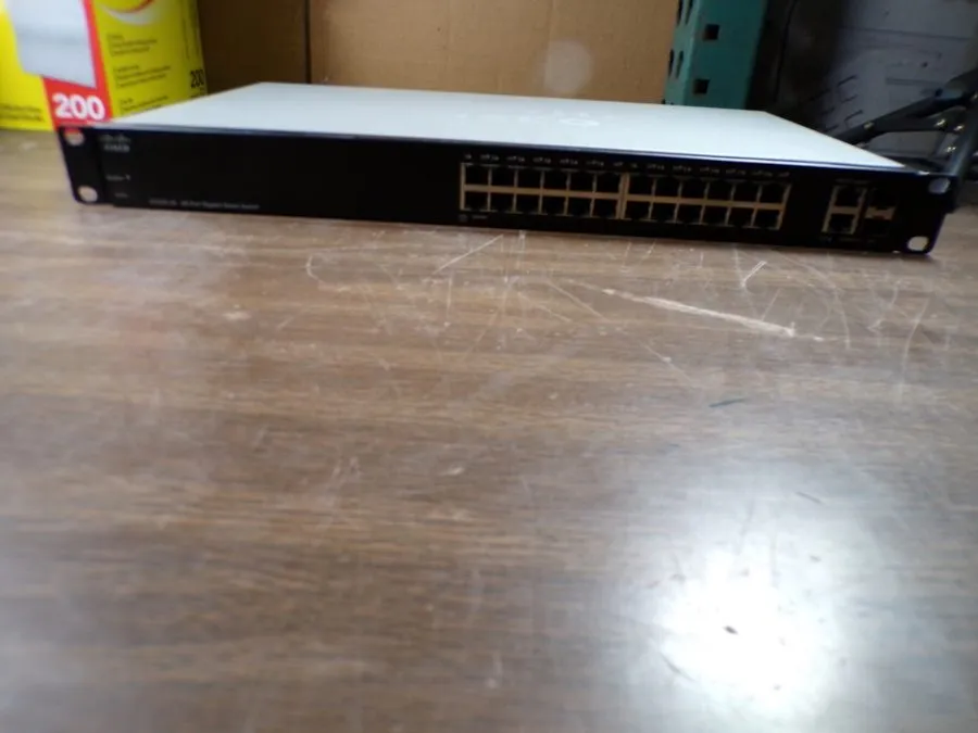Коммутатор Cisco SG200-26 26-Port Gigabit POE Smart Switch Works