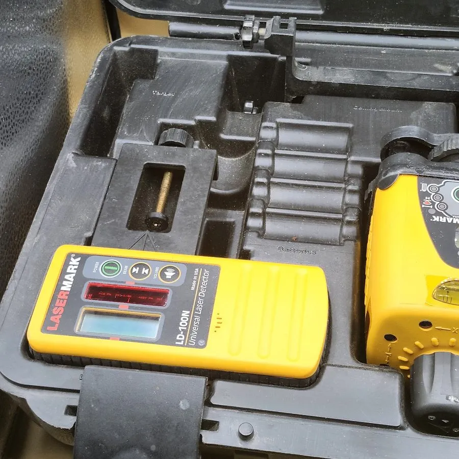Нивелир CST/berger LaserMark LM30 Self-Leveling Red Rotary Laser Level w/ LD-100